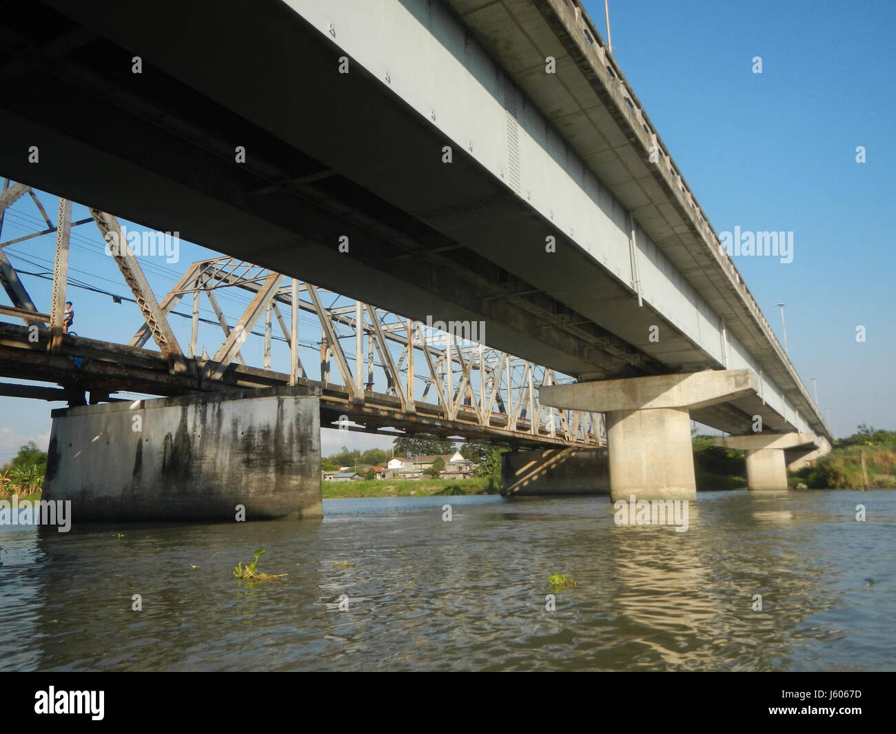 0206 Vecchio Nuovo Sulipan Apalit ponti Calumpit Bulacan Fiume Pampanga distretti 2017 41 Foto Stock