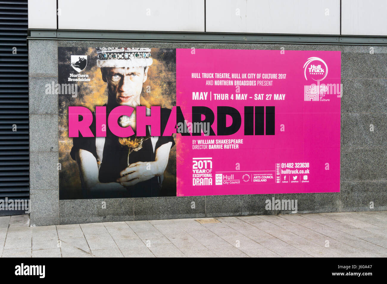 Poster per 2017 Northern locandine produzione di Richard III di William Shakespeare a scafo carrello teatro. Mostra Mat Fraser come Richard. Foto Stock