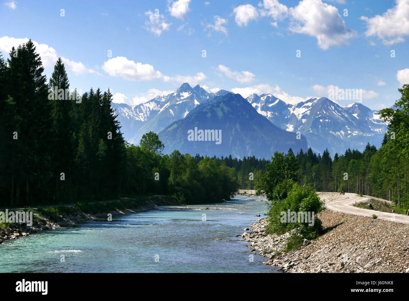 Montagne allgu Baviera Germania Repubblica federale tedesca acqua di fiume blue tree Foto Stock