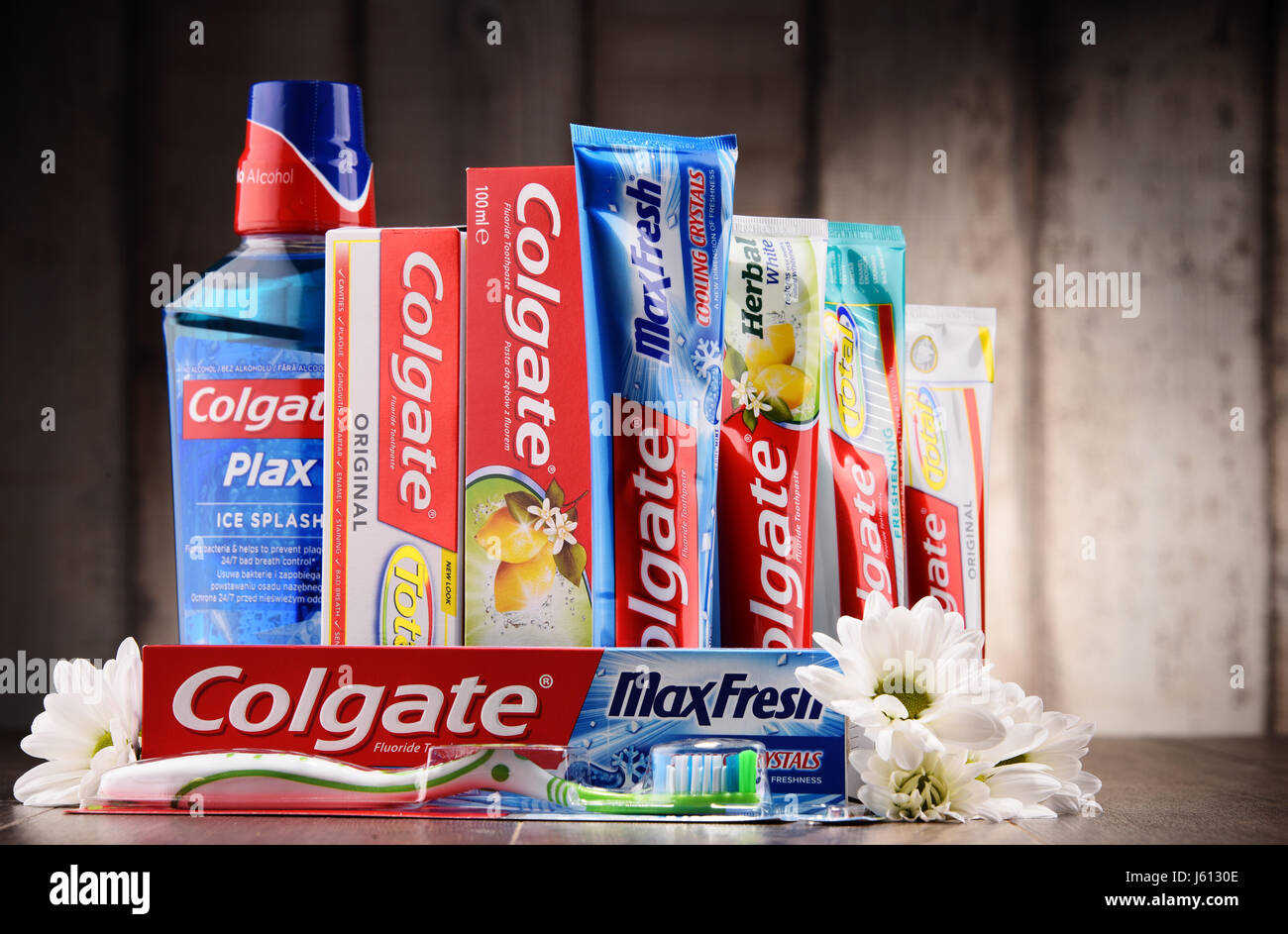 POZNAN, Polonia - 5 Maggio 2017: Colgate, una marca di igiene orale  prodotti come dentifrici, spazzolini, colluttori e filo interdentale  prodotta da Am Foto stock - Alamy