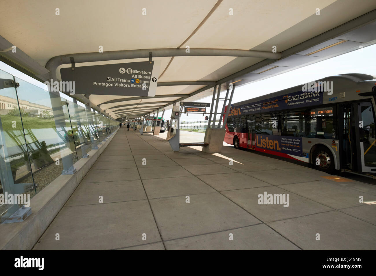 Il Pentagono bus terminal Washington DC USA Foto Stock