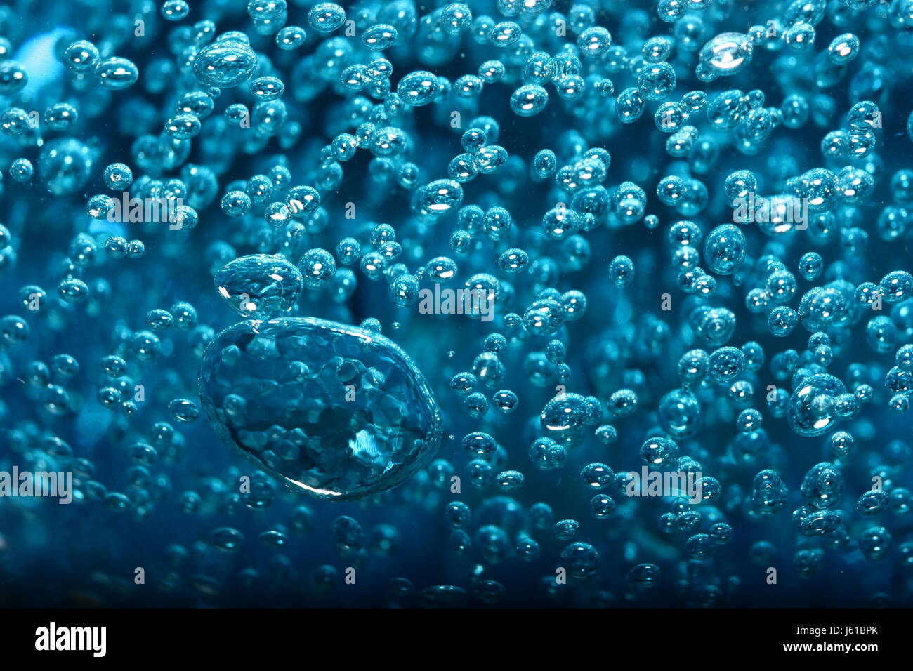 Blu sullo sfondo di polistirene texture di sfondo blu bolla macro close-up macro Foto Stock