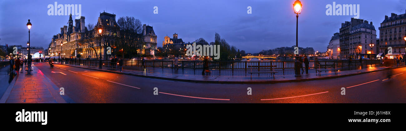Hotel Parigi municipio ora ponte blu notte notte notturno di sera Foto Stock