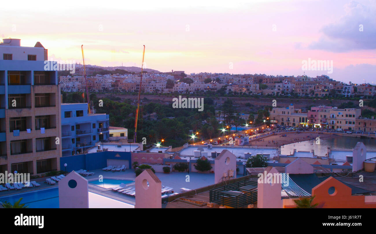 Tramonto di Paceville, Saint Julians Bay di Malta. Foto Stock