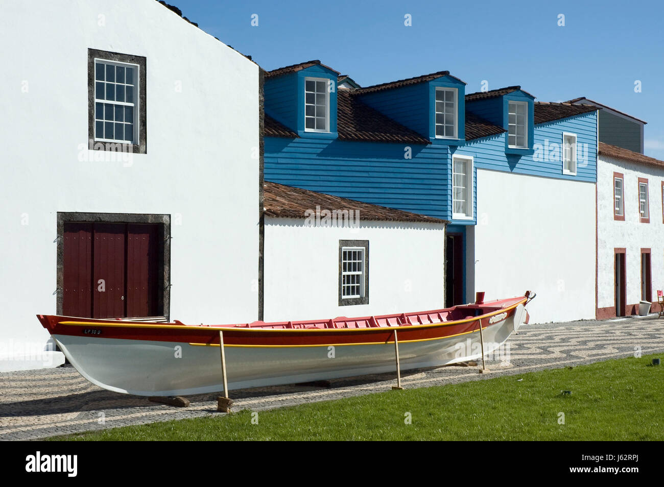 Colore blu stupendo colorate multiformi riccamente colorata barca tradizionale Foto Stock