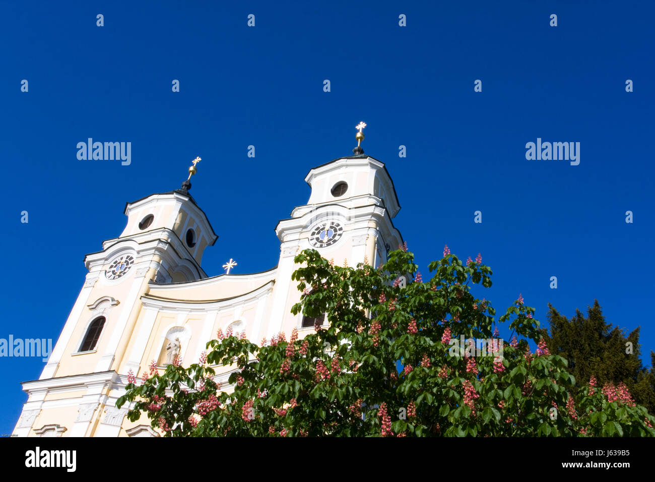 Worm occhio blu storica chiesa di stile di architettura costruttiva Foto Stock