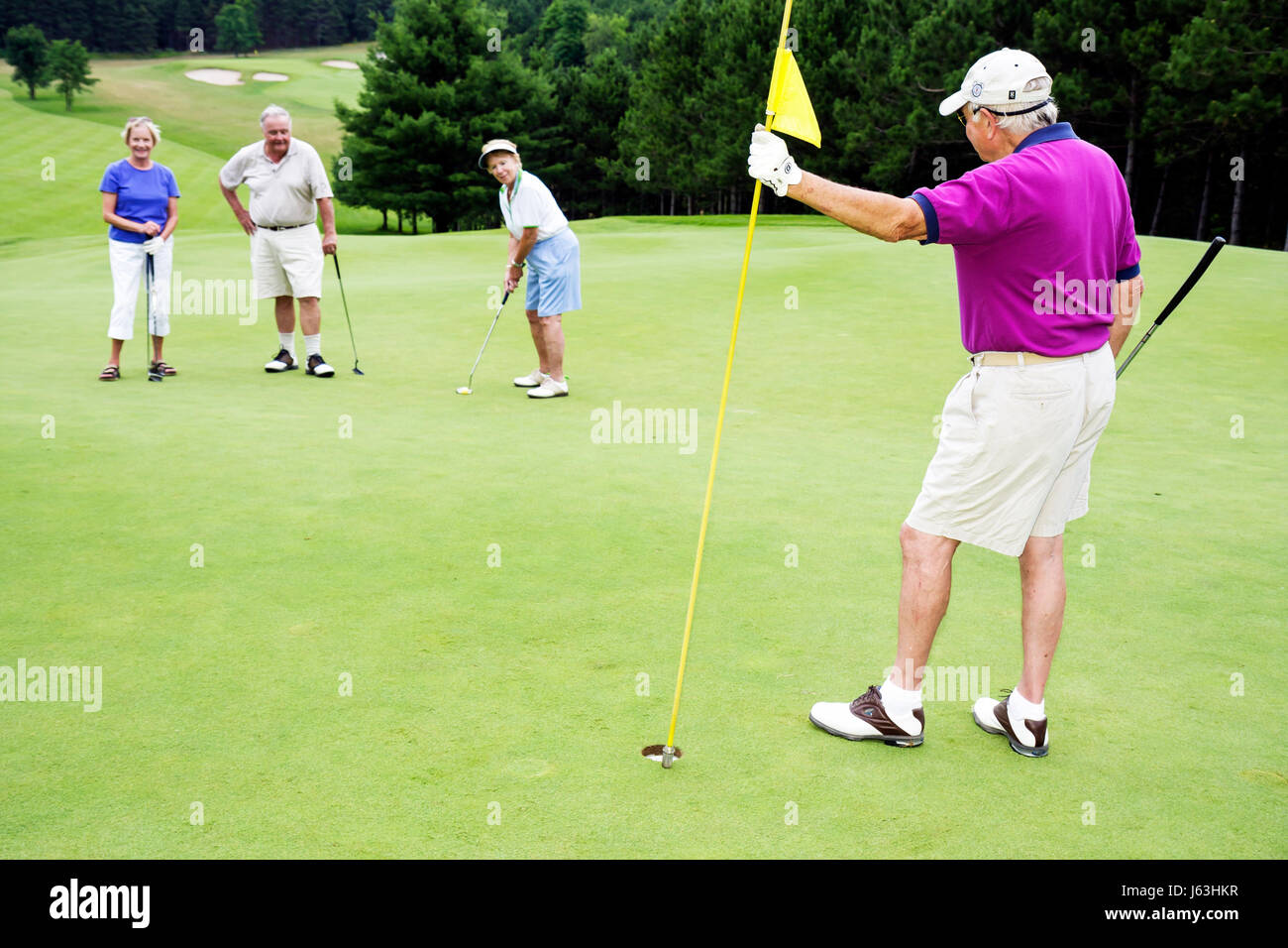 Traversata City Michigan, Suttons Bay Water, Leelanau Peninsula, Leelanau Club, campo da golf, adulti uomo uomo uomini maschio, donna donna donna donna donna donna donna donna donna, foursome, sport Foto Stock