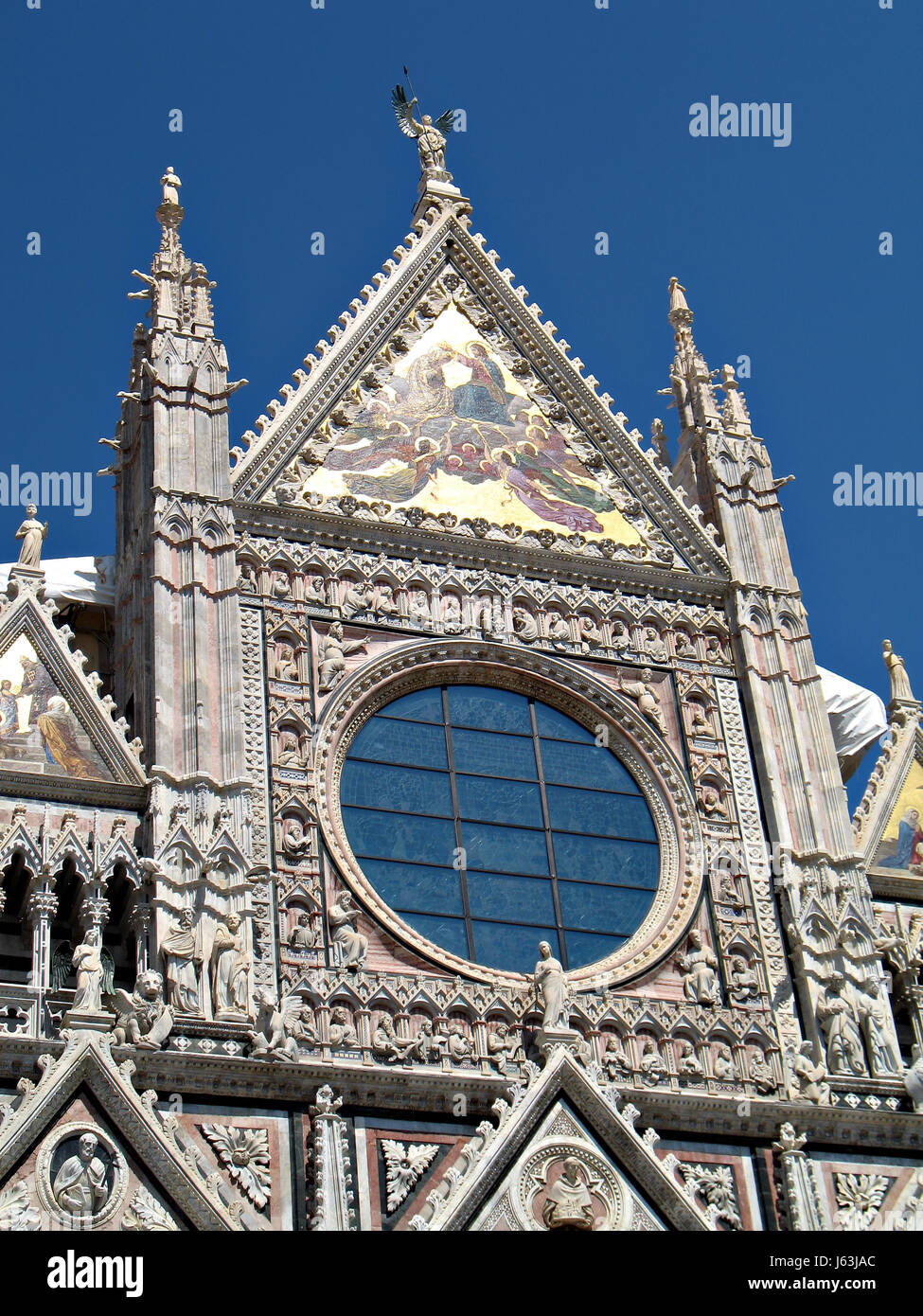 Chiesa cattedrale di facciata in marmo viaggio Italia religione storica dei religiosi Foto Stock