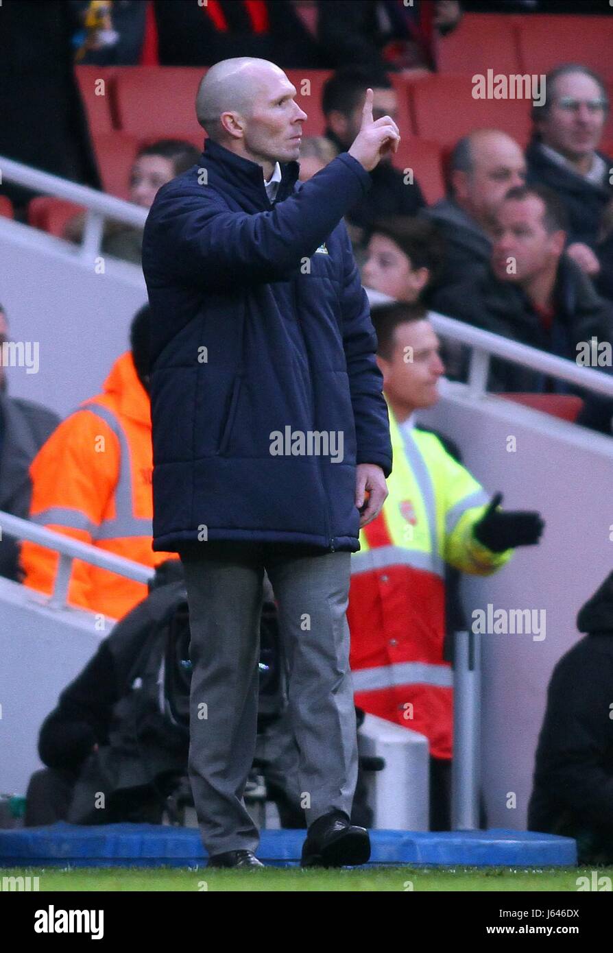 MICHAEL APPLETON SEGNALI UNO M ARSENAL V Blackburn Rovers Emirates Stadium Londra Inghilterra Regno Unito 16 Febbraio 2013 Foto Stock