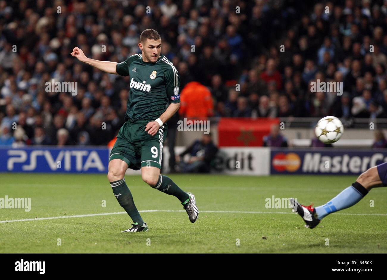 KARIM BENZEMA punteggi Manchester City V REAL MADRID Etihad Stadium Manchester Inghilterra 21 Novembre 2012 Foto Stock