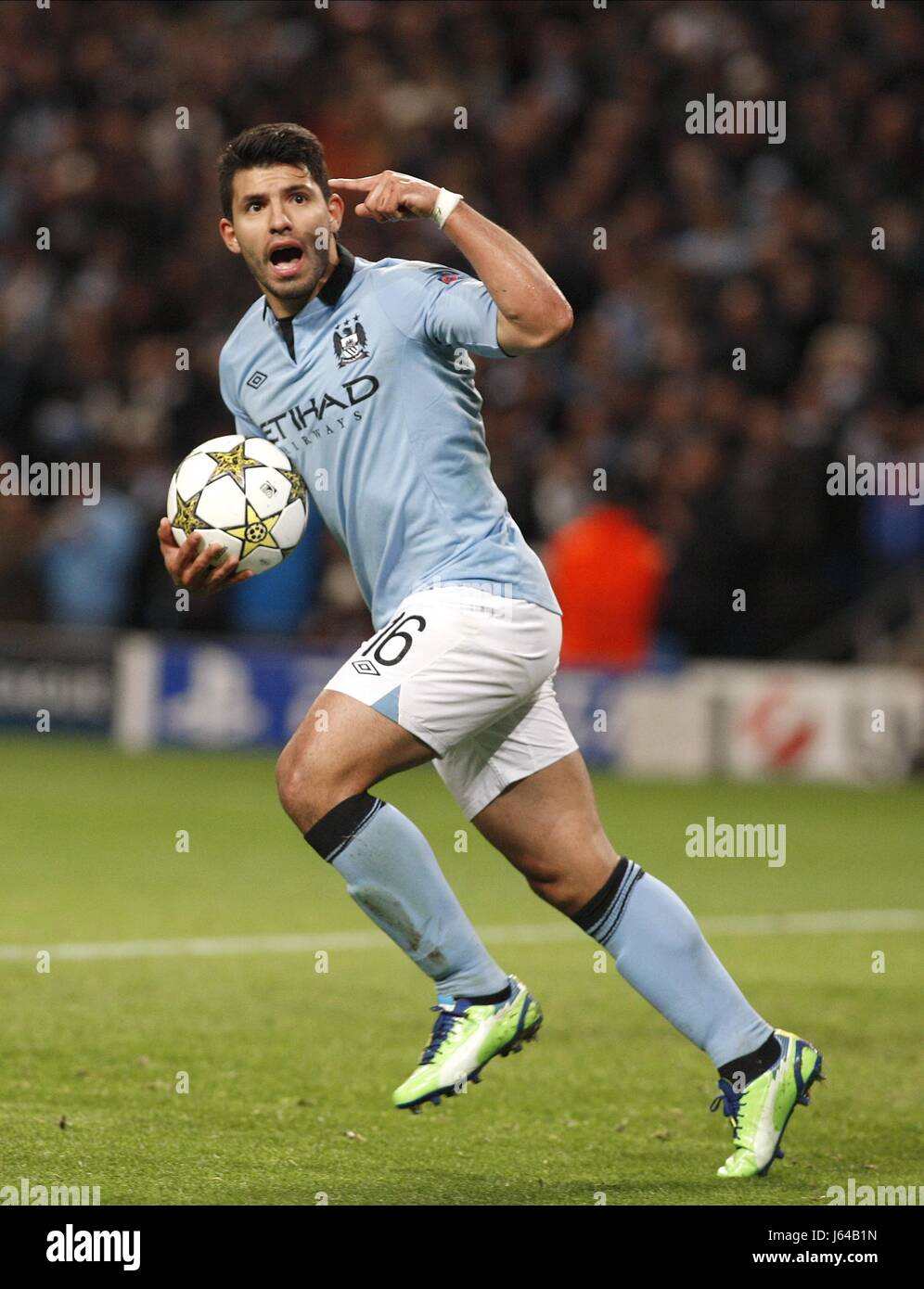 SERGIO AGUERO celebra il Manchester City V REAL MADRID Etihad Stadium Manchester Inghilterra 21 Novembre 2012 Foto Stock