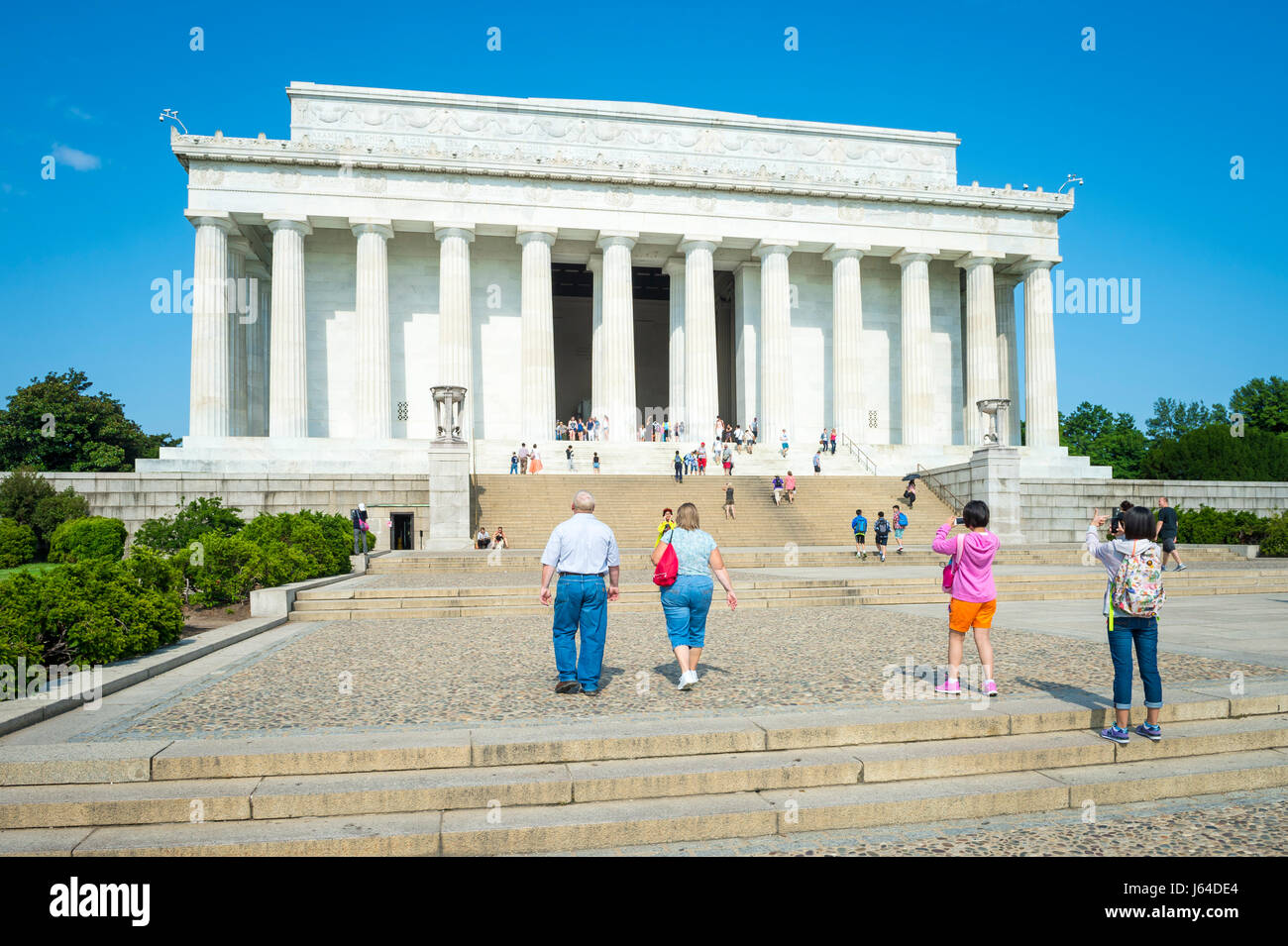 WASHINGTON D.C. - Luglio 31, 2014: arresto di visitatori all'ingresso del Lincoln Memorial per scattare le foto. Foto Stock