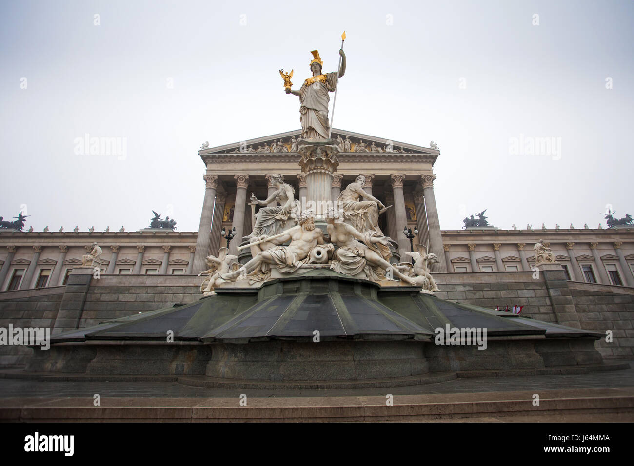 Pallas Athene nella parte anteriore del parlamento austriaco, Vienna, Austria Foto Stock