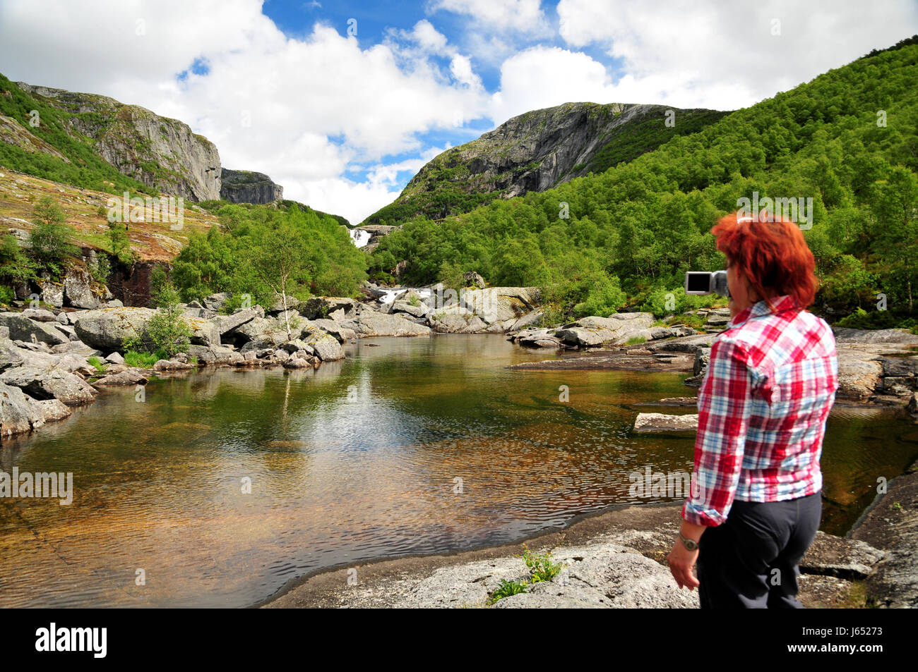 Donna vacanza vacanze vacanze Norvegia scandinavia video film Foto Stock
