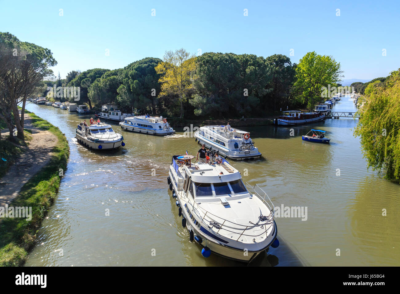 Francia, Aude, Salleles-d'Aude, Junction Canal o Junction canale con il Robine, a destra porto Robine Foto Stock