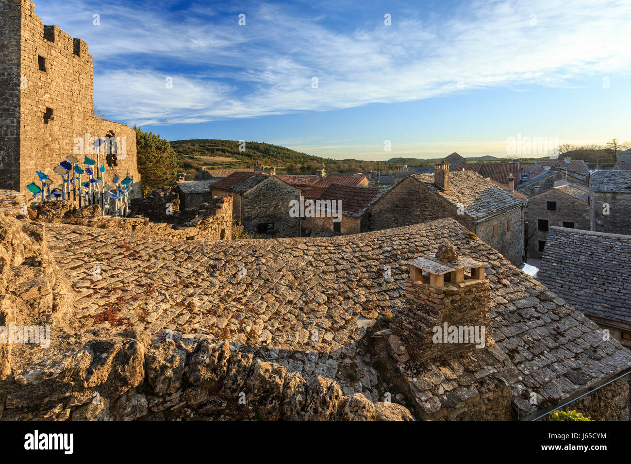 Francia, Aveyron, Parco Naturale dei Grands Causses, Patrimonio Mondiale dell'UNESCO, la Couvertoirade, etichettato Les Plus Beaux Villages de France Foto Stock