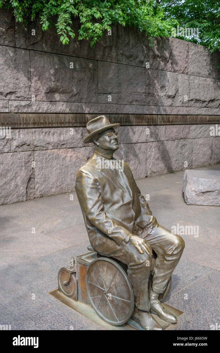 Statua di FDR nella sua sedia a rotelle. FDR Memorial, Washington DC Foto Stock