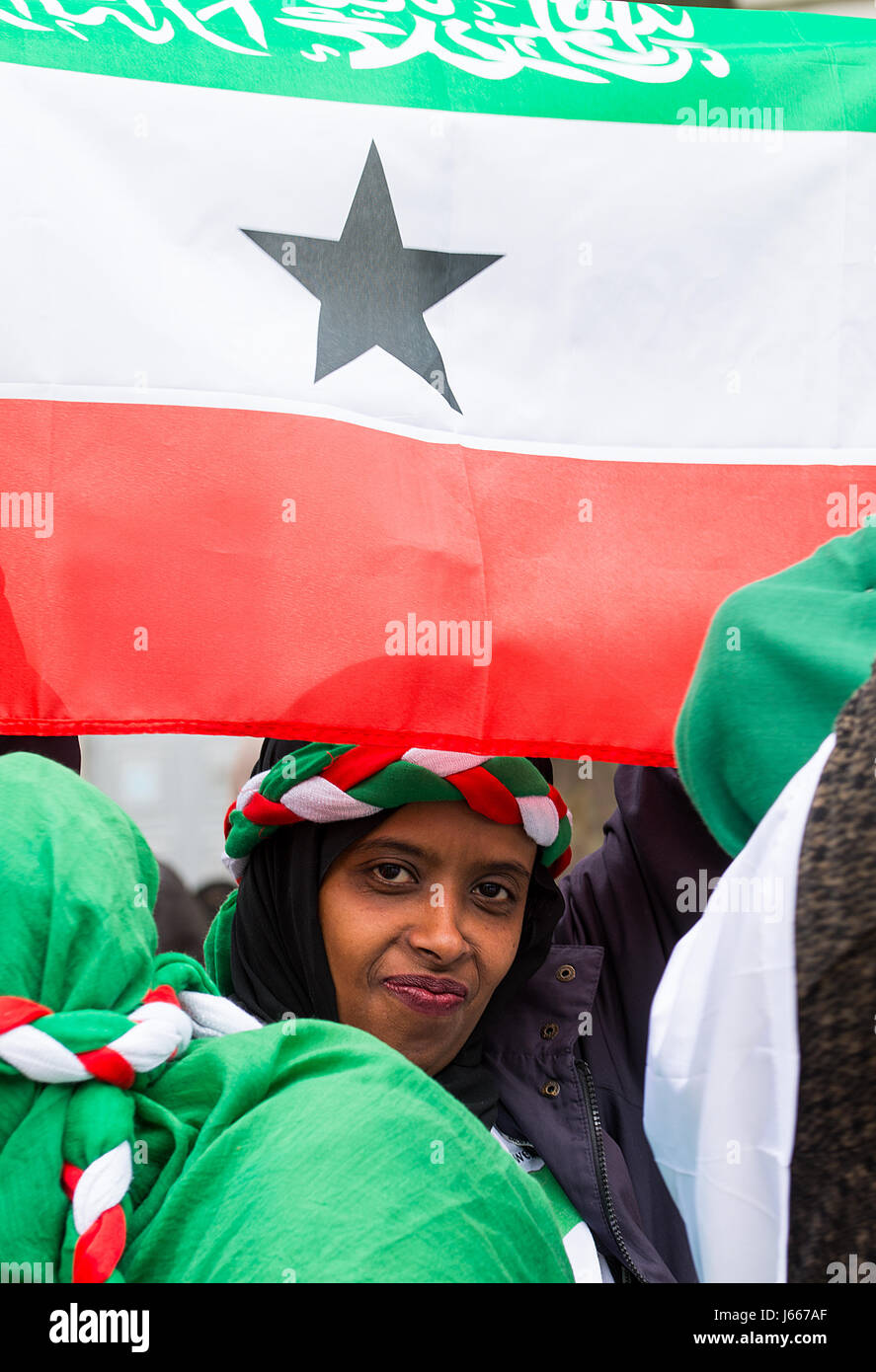 Rally di protesta al di fuori di Downing Street, Londra, invitando il governo britannico per il riconoscimento internazionale della Repubblica del Somaliland. Foto Stock