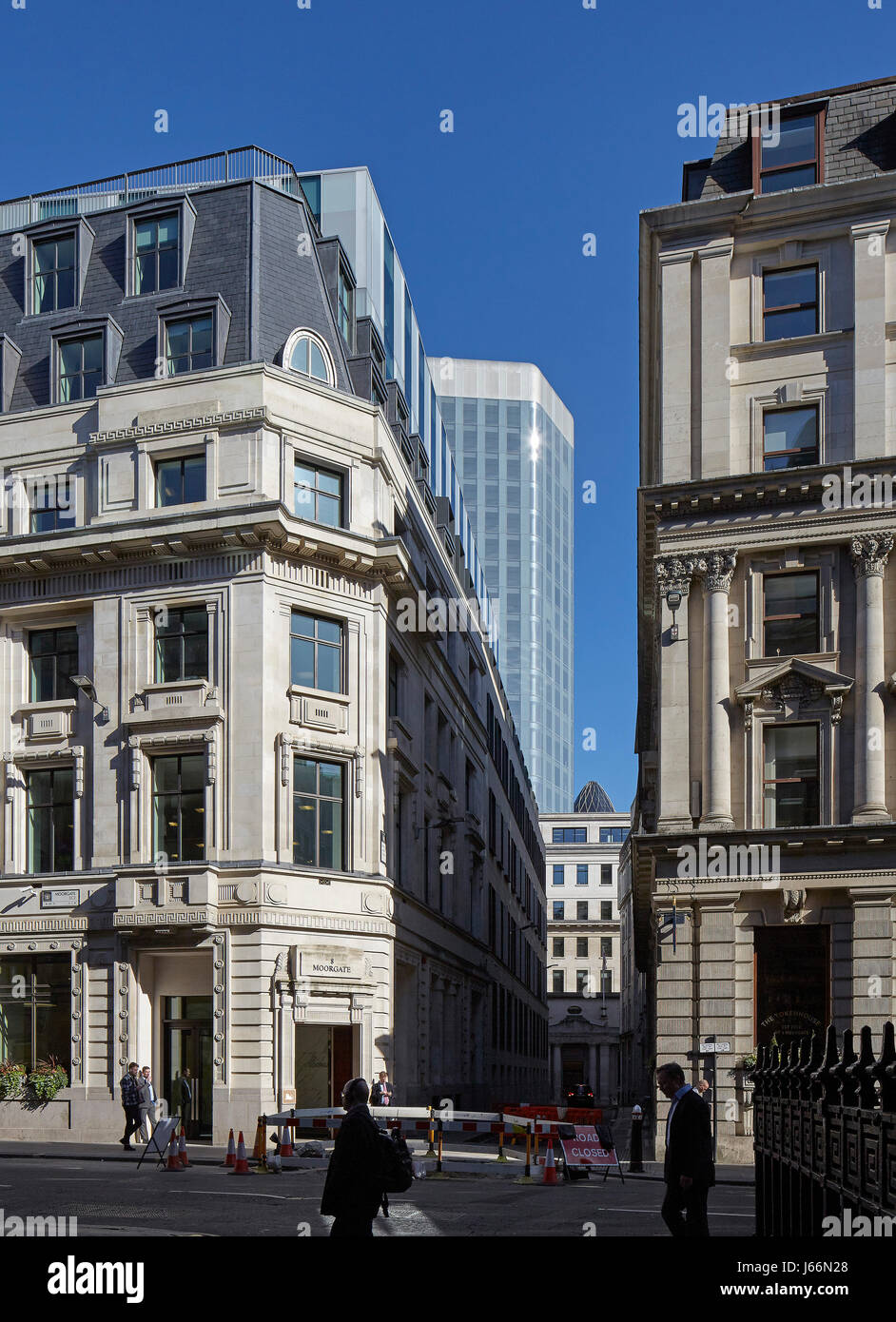Basso livello street view. Angel Court, Londra, Regno Unito. Architetto: Fletcher Sacerdote, 2017. Foto Stock