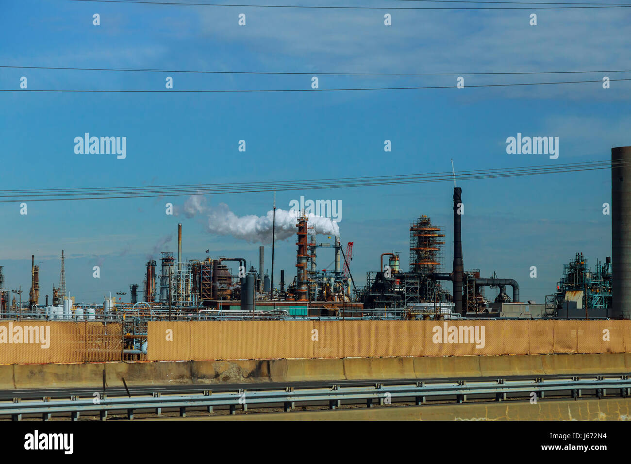 Industria petrolifera e del gas - Raffineria di twilight - impianto di fabbrica Foto Stock