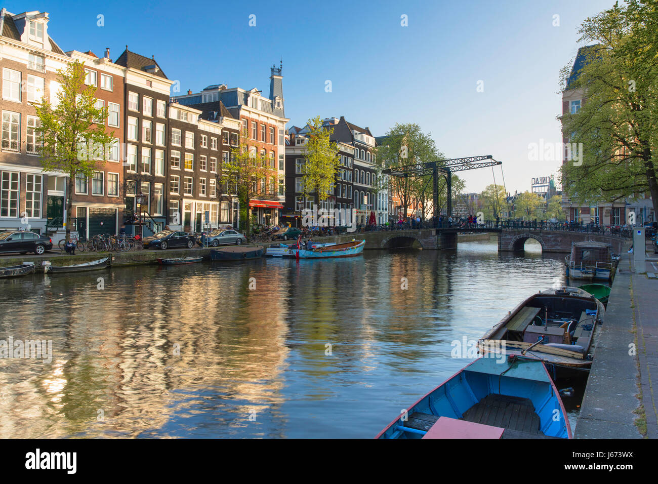 Kloveniersburgwal canal, Amsterdam, Paesi Bassi Foto Stock