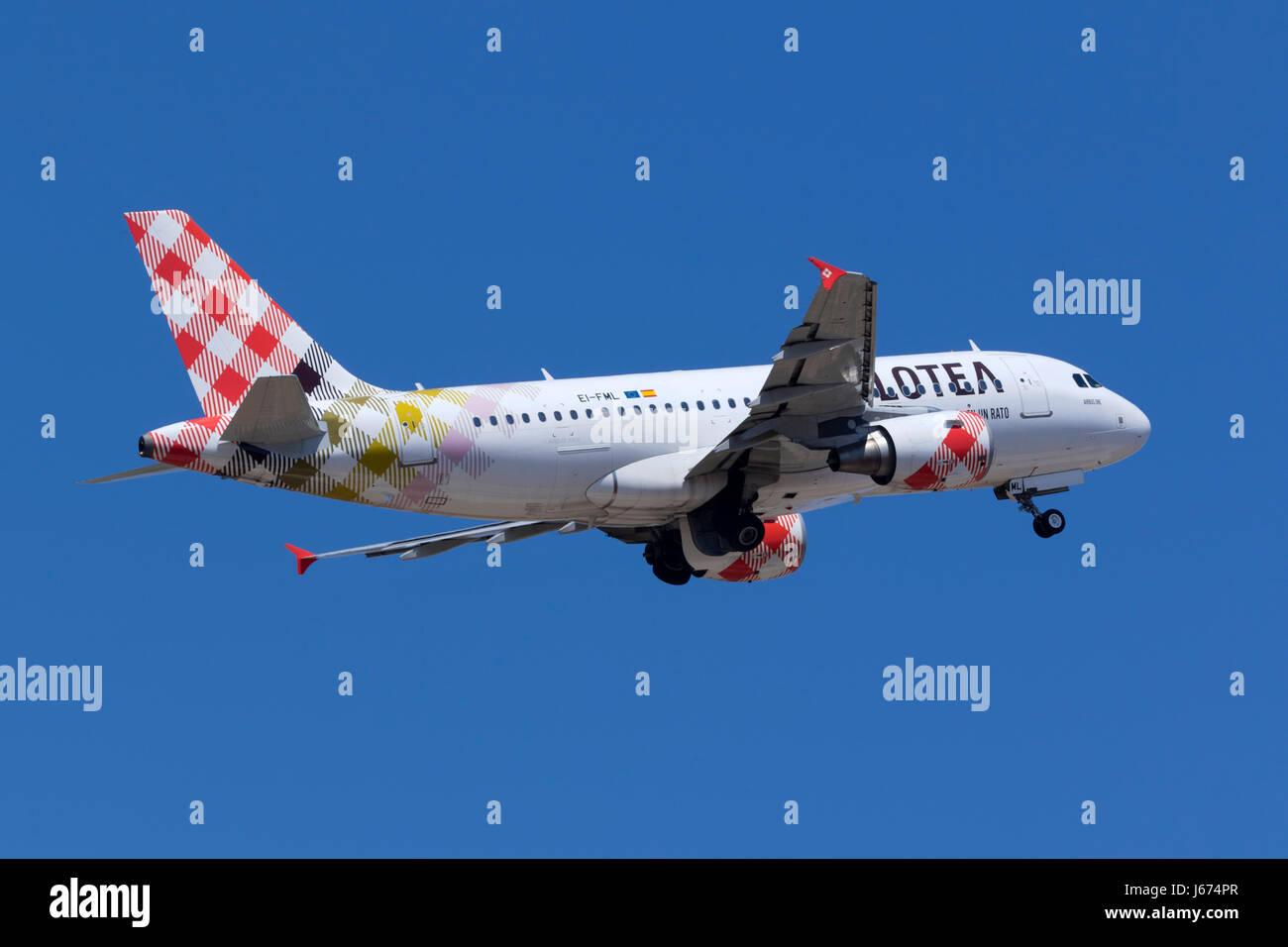 Volotea Airbus A319-111 [EI-BMF] Uscire da pista 13. Foto Stock