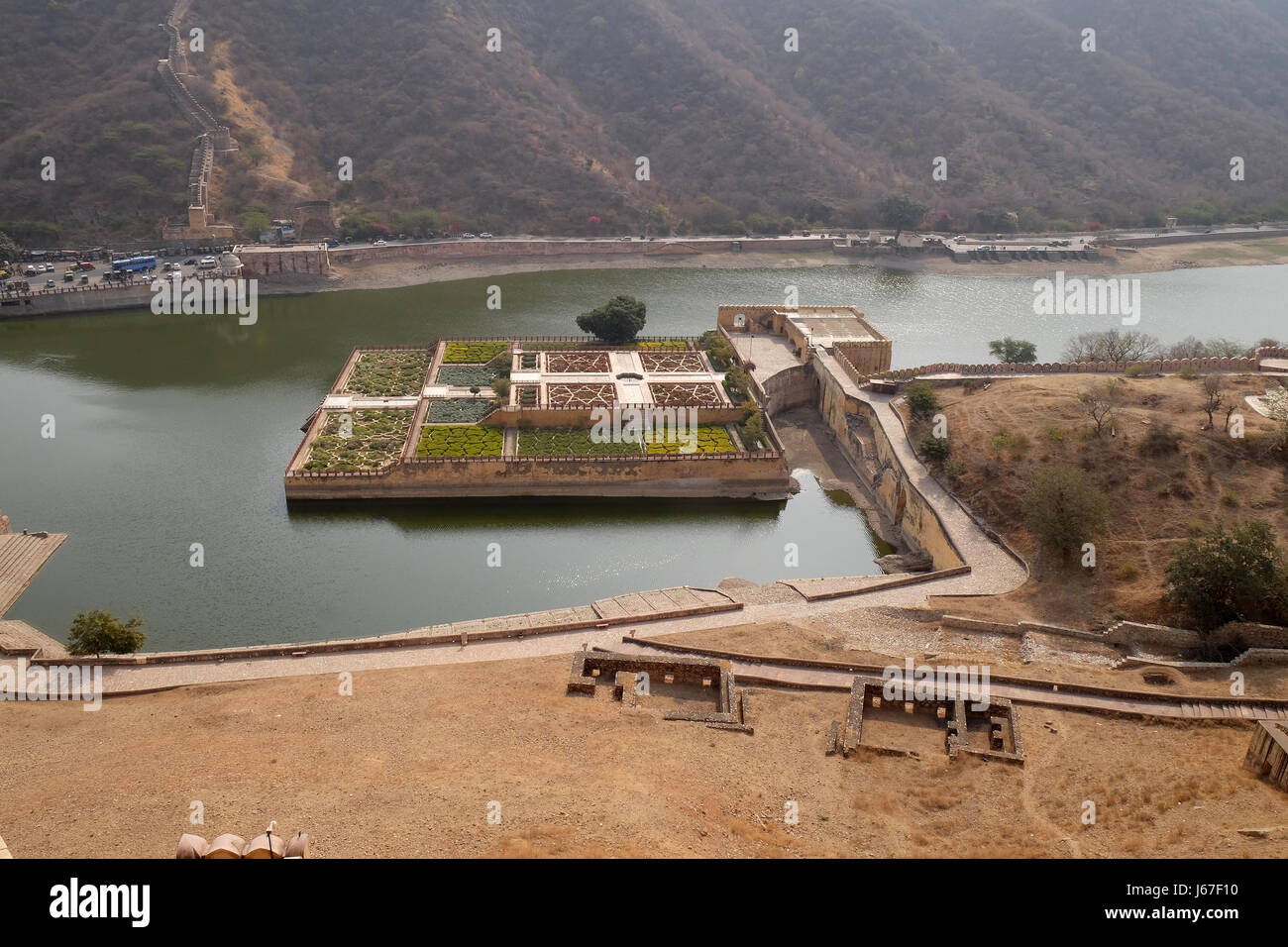 Bellissimi giardini in Forte Amber, Jaipur, Rajasthan, India, a febbraio, 16, 2016. Foto Stock