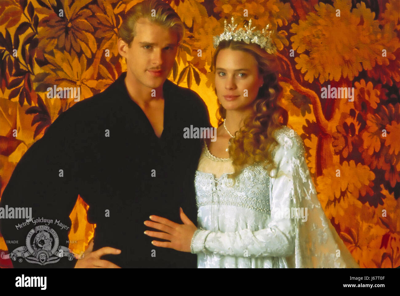 La principessa sposa 1987 XX Century Fox Film con Cary Elwes come l' uomo in bianco e nero e Robin Wright come Buttercup Foto Stock