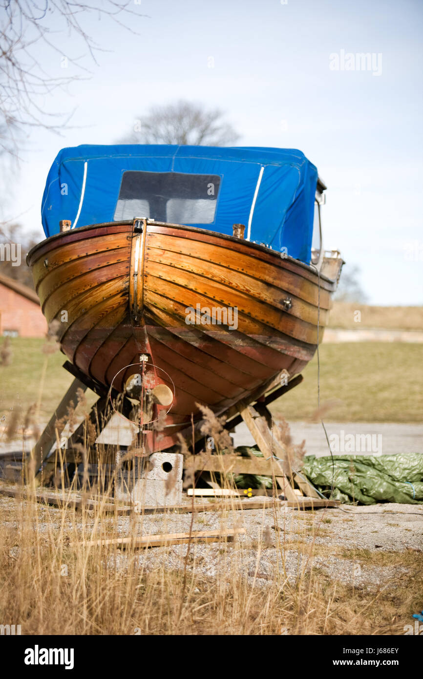 In inverno il legno antico porto di vela piccolo piccolo breve Norvegia hobby la riparazione Foto Stock