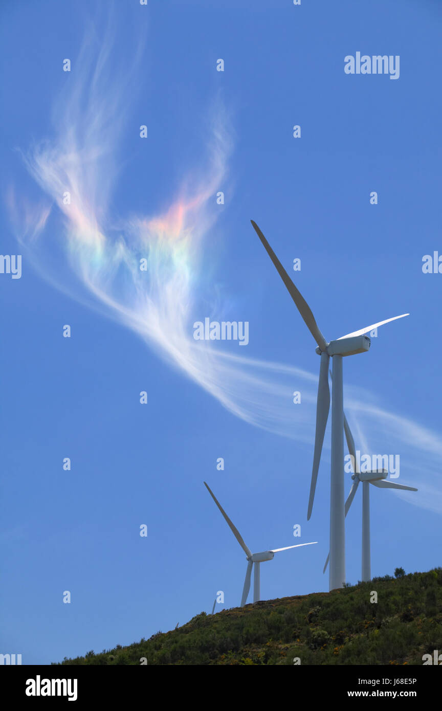 Elica di energia elettrica di potenza del generatore di potenza elettrica rinnovabile blu del vento Foto Stock