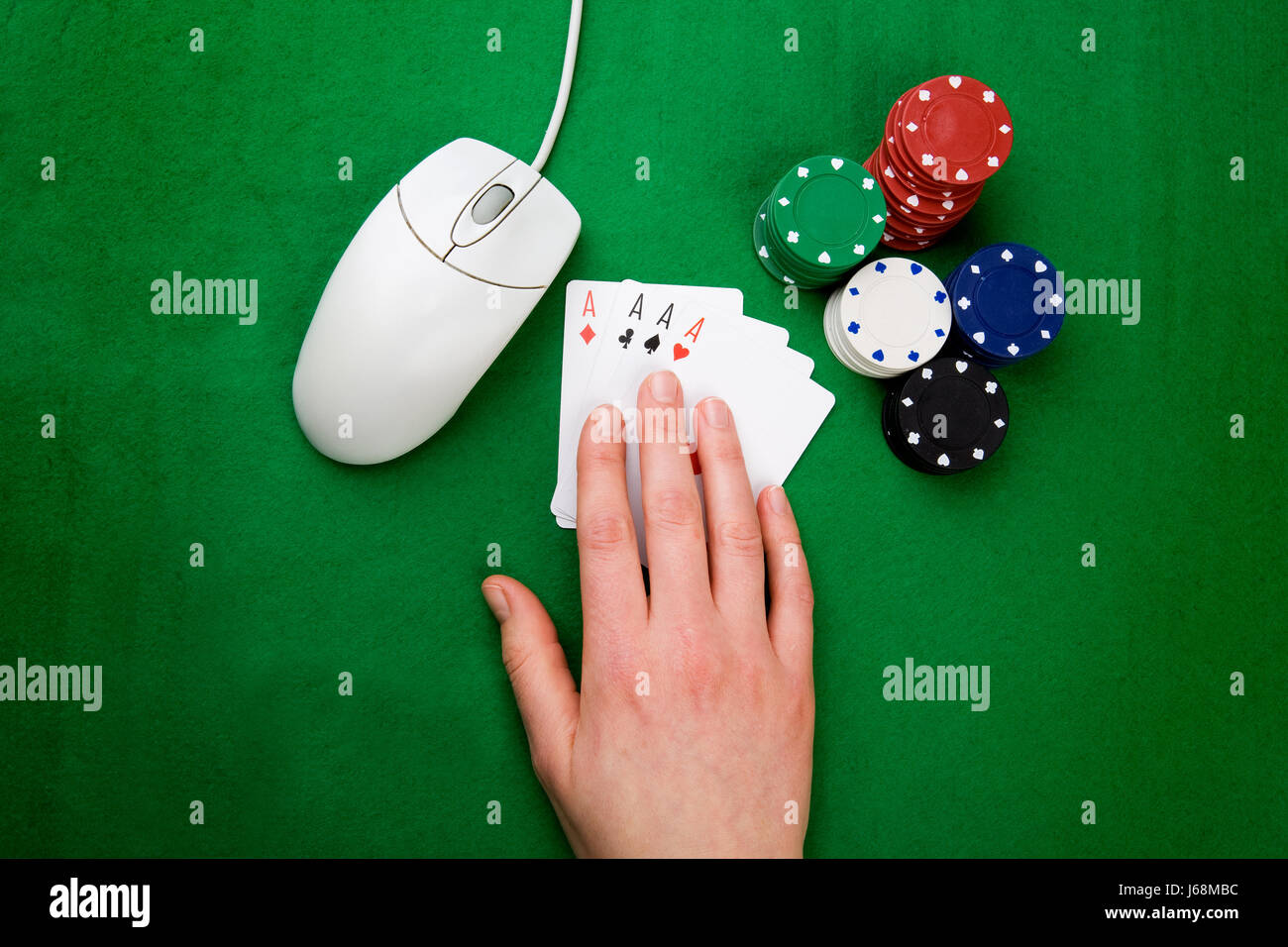 Donna mano dito scheda di gioco tornei giocando gioca giocato rischio femmina Foto Stock