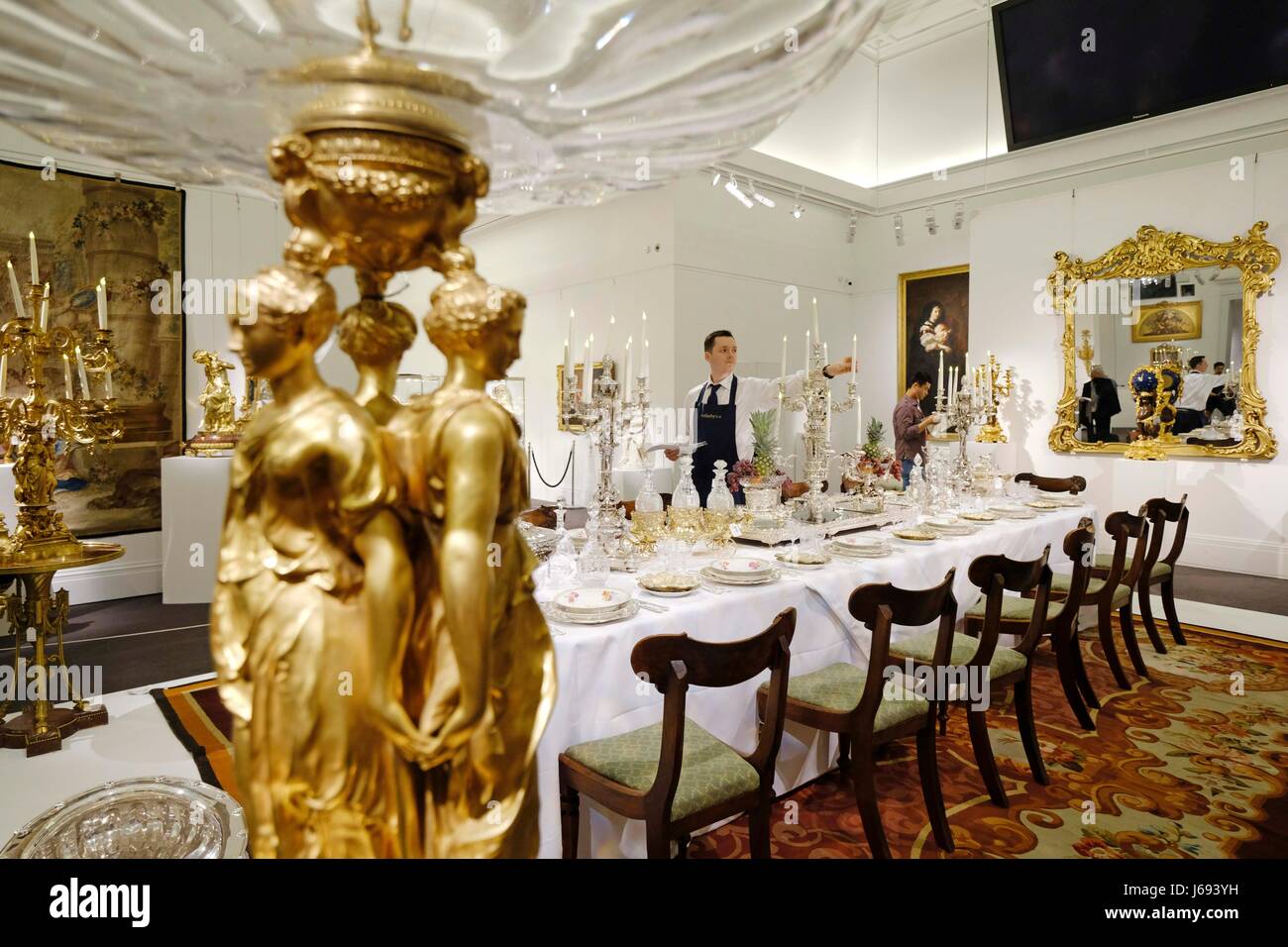 Londra, Regno Unito. 19 Maggio, 2017. Una collezione di oggetti da The Belgravia casa di Lord Ballyedmond è presentato in Sotheby's auction house vendita che ricorda l'aristocratica London town house in London, Gran Bretagna il 19 maggio 2017. Credito: Ray codolo/Xinhua/Alamy Live News Foto Stock