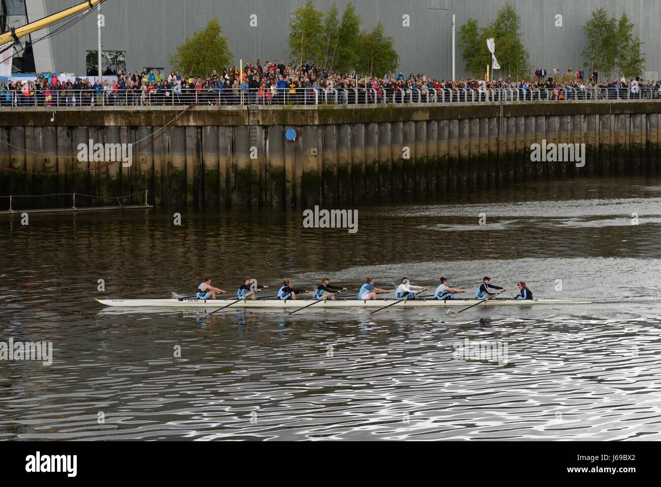 Glasgow, Scozia, 20 maggio, 2017. La Scottish Boat Race tra Glasgow e università di Edimburgo ha avuto luogo oggi sul fiume Clyde. Edimburgo ha esaurito i vincitori convincente per il 2017. Foto Stock