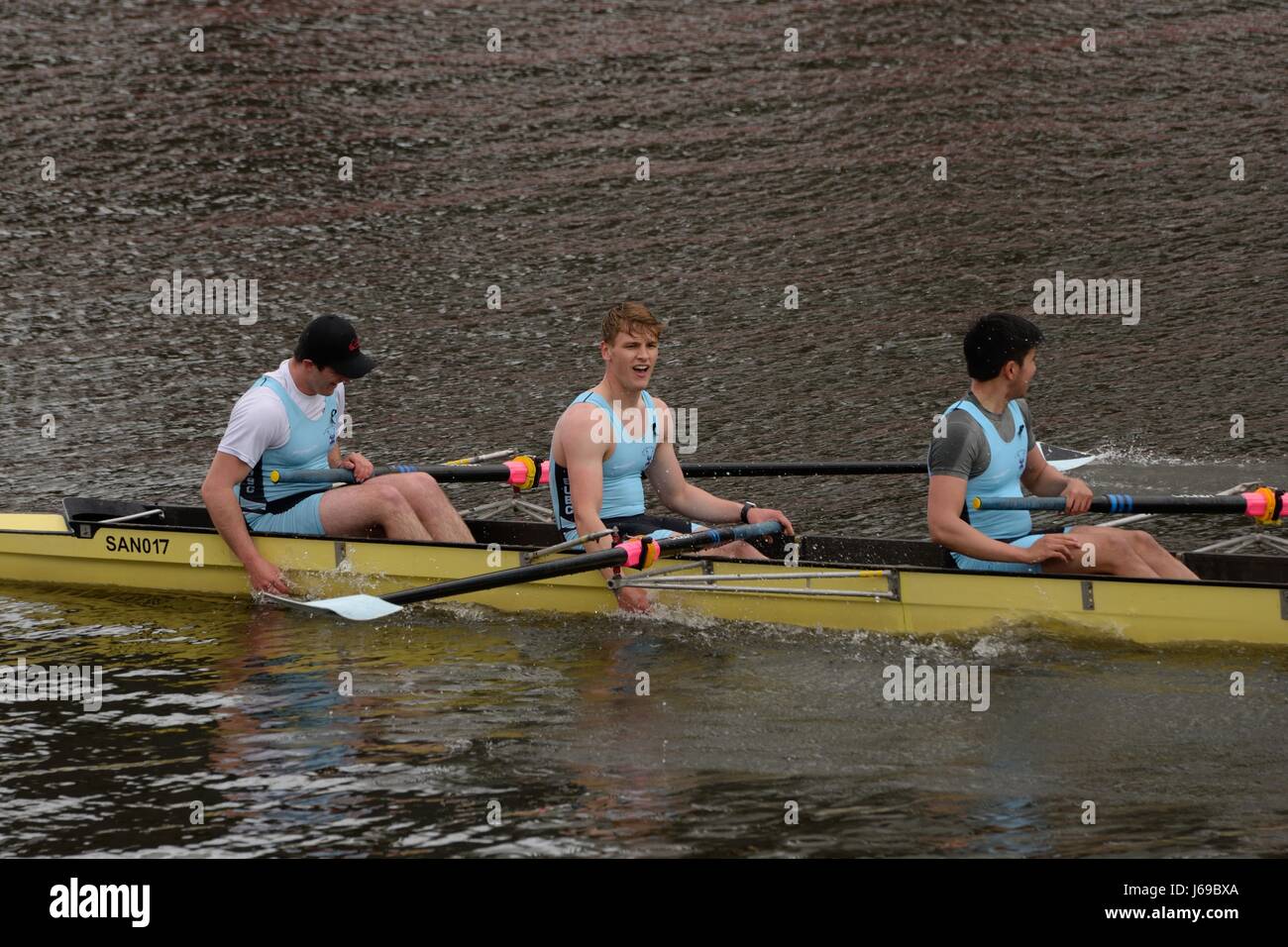 Glasgow, Scozia, 20 maggio, 2017. La Scottish Boat Race tra Glasgow e università di Edimburgo ha avuto luogo oggi sul fiume Clyde. Edimburgo ha esaurito i vincitori convincente per il 2017. Foto Stock