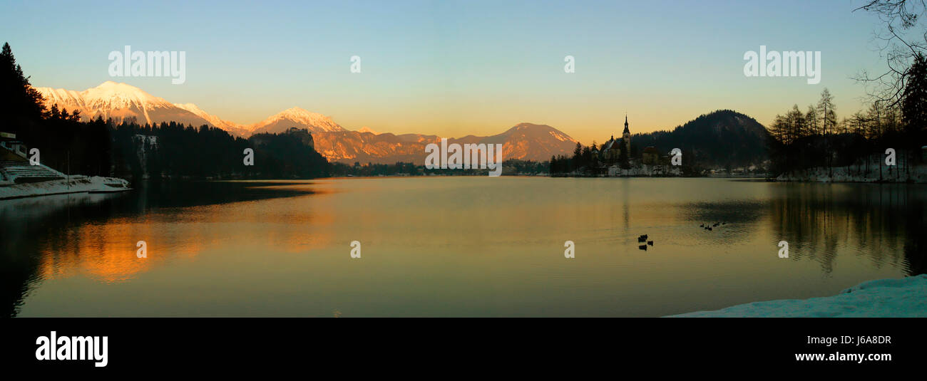 Chiesa di viaggio montagne relax vacanza vacanze vacanze inverno Foto Stock