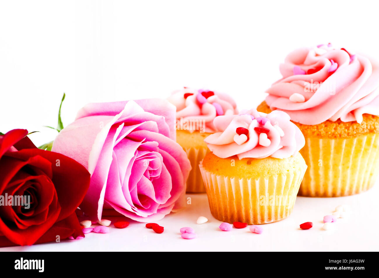 Cup dolce fiore fiori piante tortini di rose cibo aliment dolci di piante e fiori Foto Stock