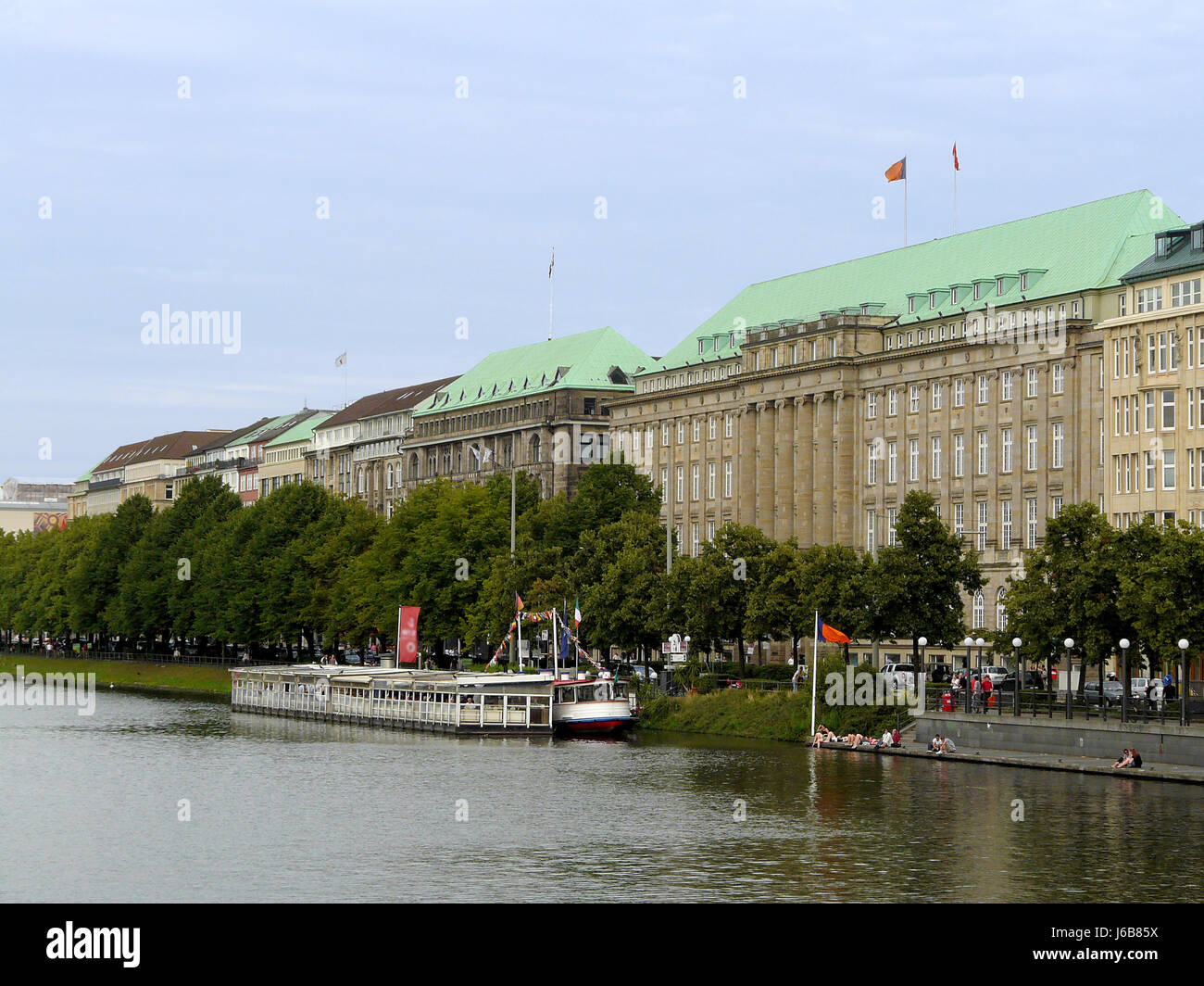 Amburgo tetto di rame acqua salata oceano mare acqua house building oblò finestra Foto Stock