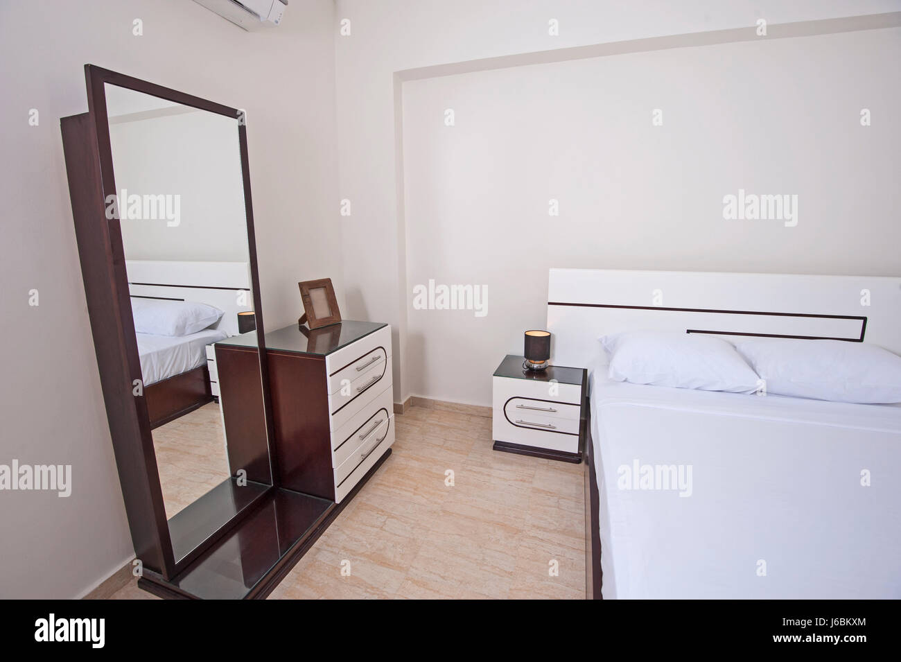 Interior design decor e arredamento di lusso home mostra camera da letto con mobili Foto Stock