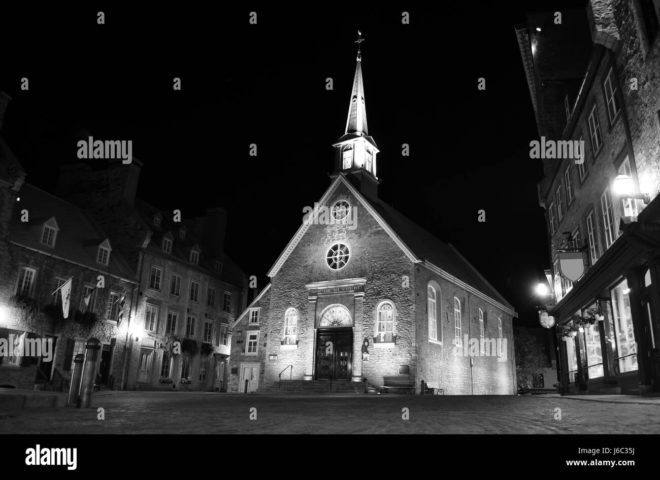 Chiesa di viaggio città città notte notturno di turismo viaggi canada chiesa città città Foto Stock