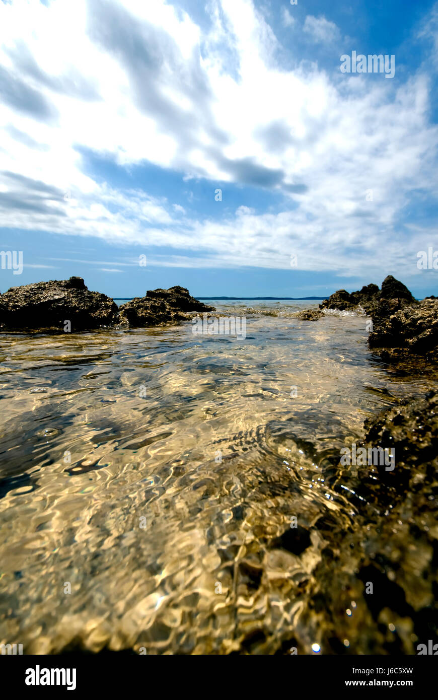 Blu mare spiaggia La spiaggia mare adriatico Croazia firmamento cielo bank Foto Stock