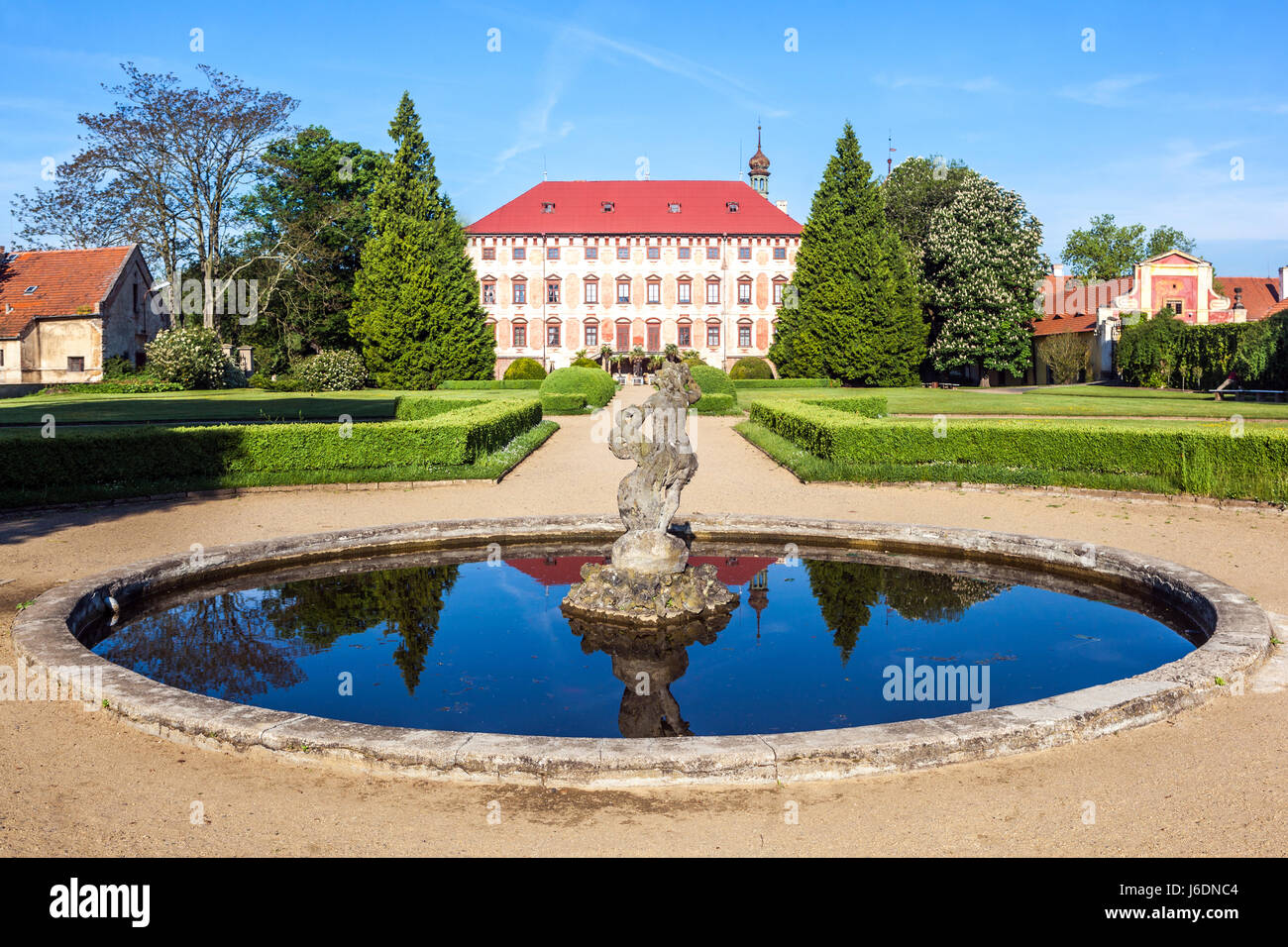 Castello barocco Libochovice, Boemia settentrionale, Repubblica Ceca, Europa Giardino del Castello ceco Foto Stock