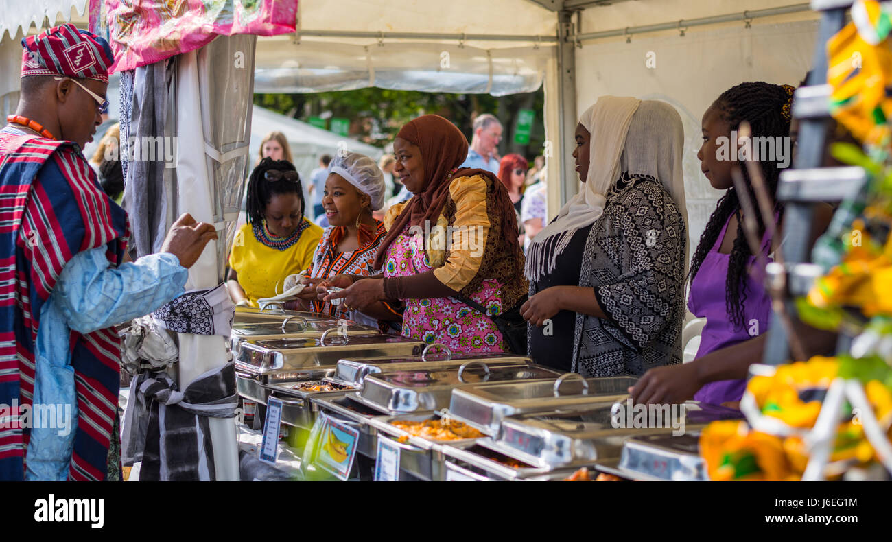 Ristoranti africani in stallo presso l'Isola di Man Food & Drink Festival, Villa Marina, Douglas, Isola di Man Foto Stock