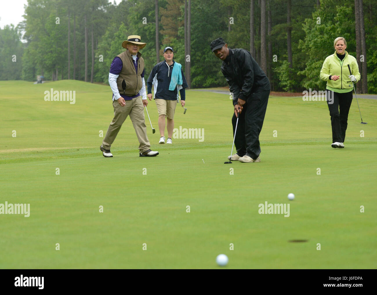 La Joint base Langley-Eustis, Virginia, ha ospitato il torneo di golf Spring 2017 Commander's Cup il 12 maggio 2017, promuovendo il cameratismo tra i membri del servizio e la comunità di Hampton Roads. Foto Stock