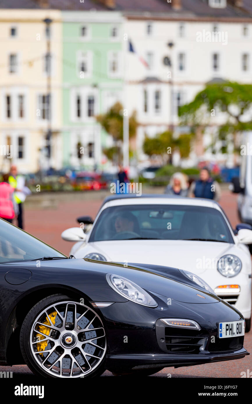 Il Porsche Club di Gran Bretagna incontro sul lungomare della famosa località balneare di Llandudno nel Galles del Nord, Regno Unito Foto Stock