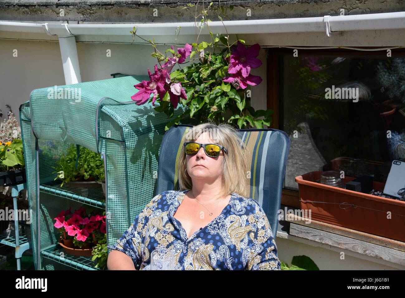 Mousehole, Cornwall, Regno Unito. 21 Maggio, 2017. Regno Unito Meteo. Tempo ideale per un barbecue pomeridiano seguito da sole nel South West Cornwall oggi. Credito: cwallpix/Alamy Live News Foto Stock