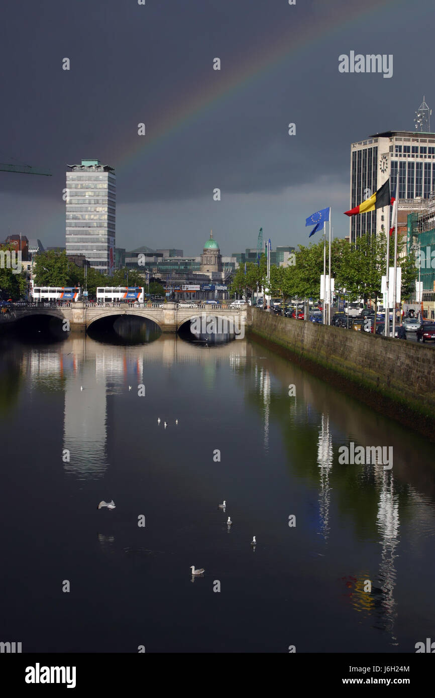 Il metropolis emozioni ponte ponte processore europa mirroring impostazione di capitale Foto Stock