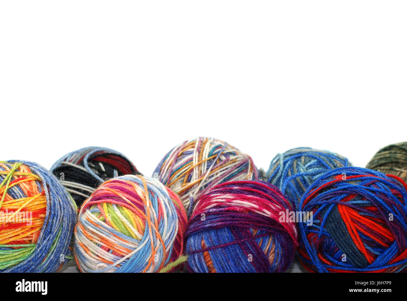 Maglia di lana artigianali incorrotto un gomitolo di lana colorata colorata splendida Foto Stock