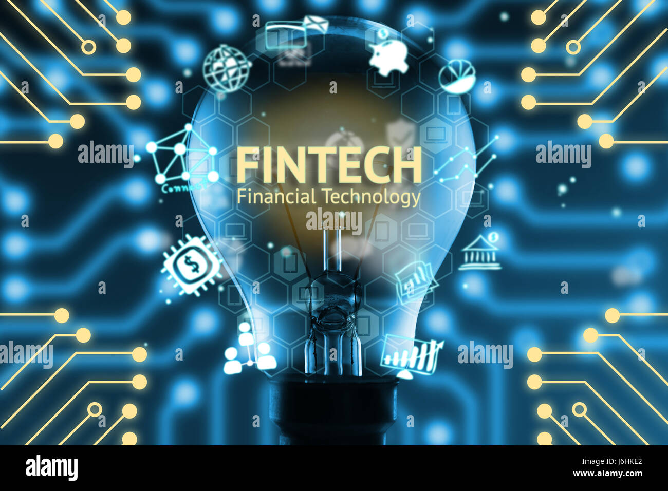 Concetto di Fintech . Le icone della tecnologia finanziaria e banca . Lampadina della luce , Una infografica , testi e icone. I circuiti elettrici grafica con sfondo blu Foto Stock