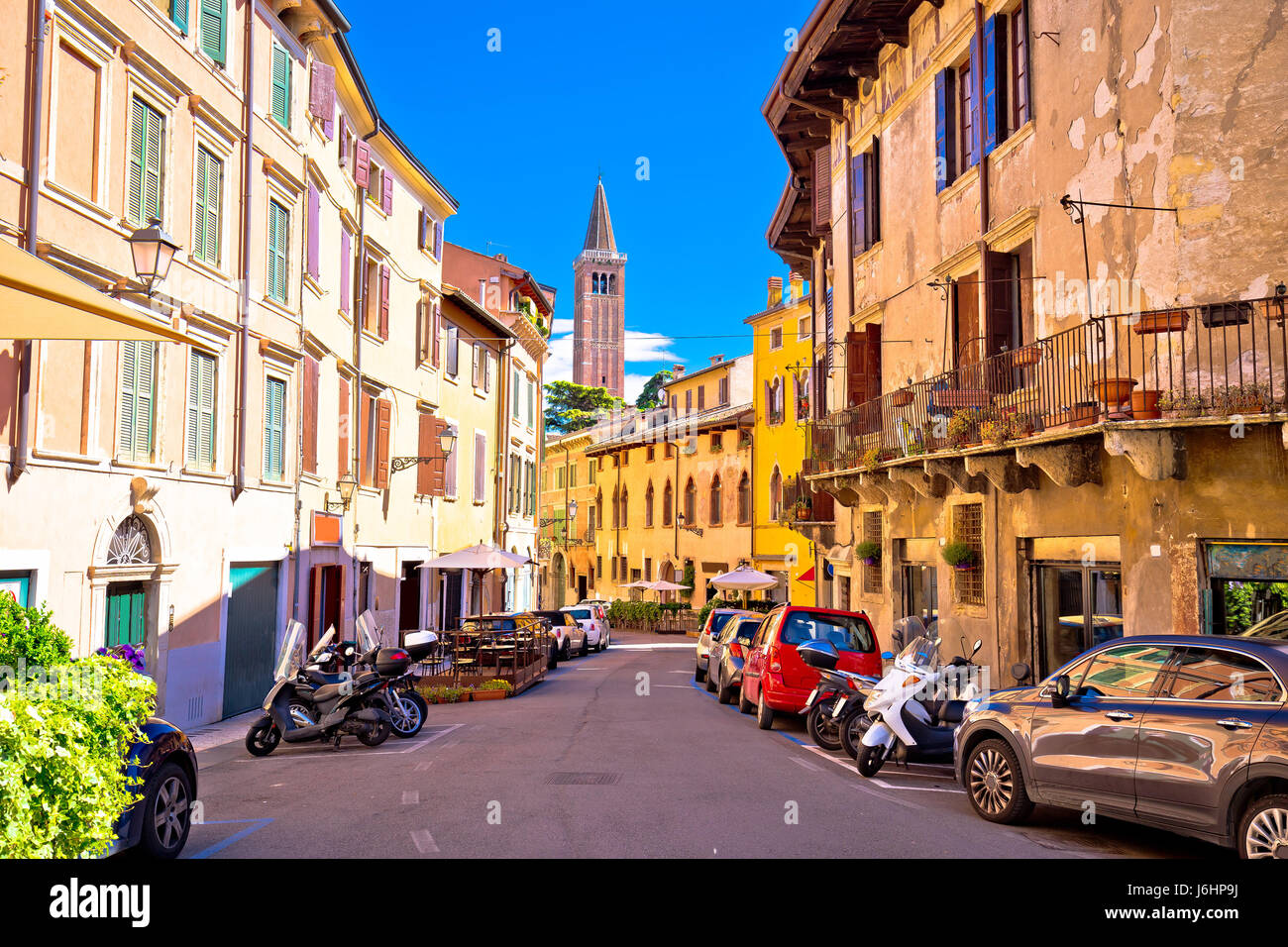 Città di Verona colorato steet view, destinazione turistica in Veneto Foto Stock