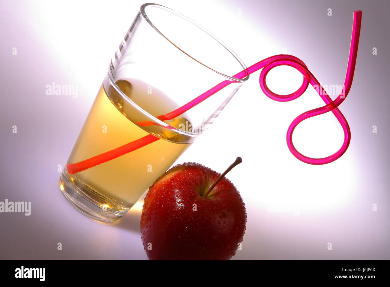 Calice di vetro bicchiere di succo di mela sete calice di vetro tumbler vitamina Foto Stock